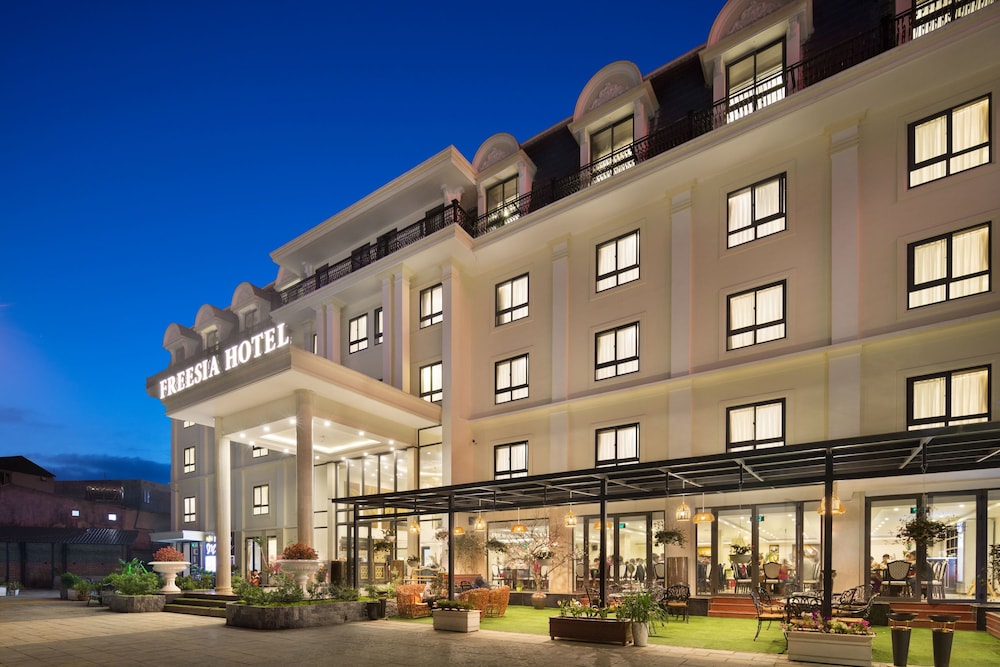 Freesia Hotel 4/72