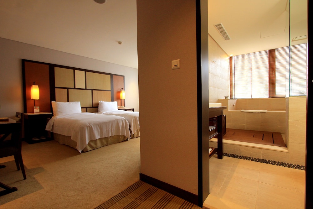 Sweetme Hotspring Resort 21/65