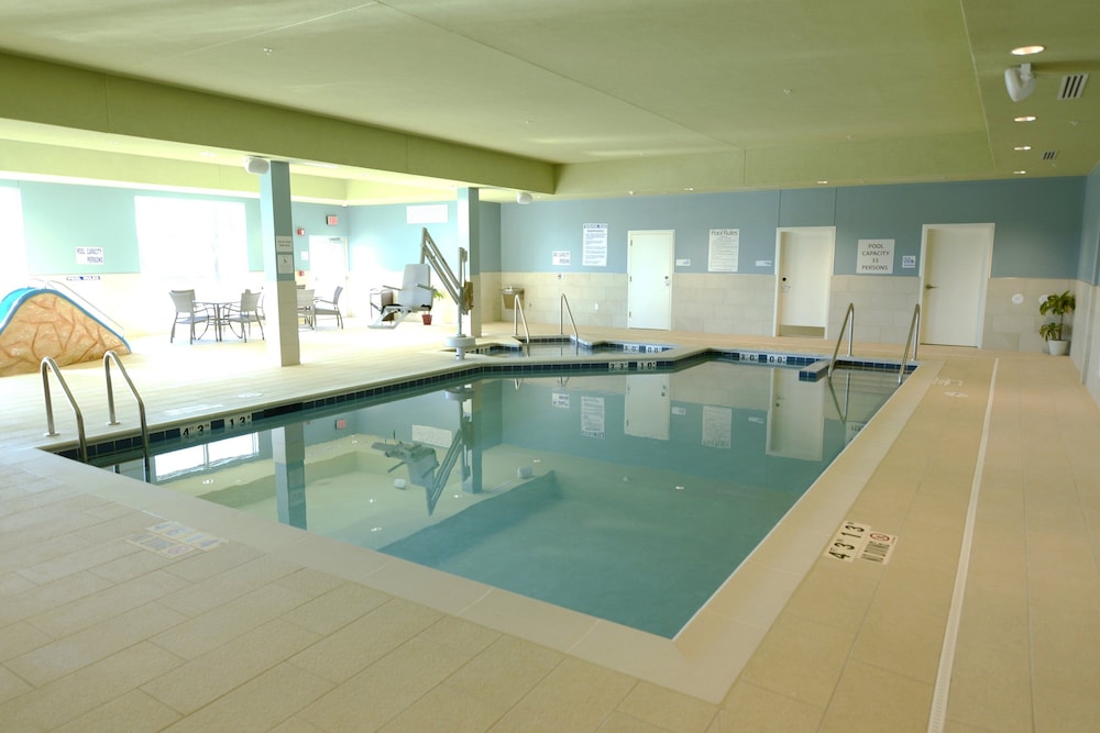 Holiday Inn Express and Suites Onalaska - La Crosse Area 3/71