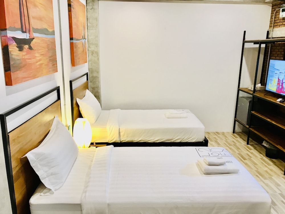 Loft 202 Hotel 7/29