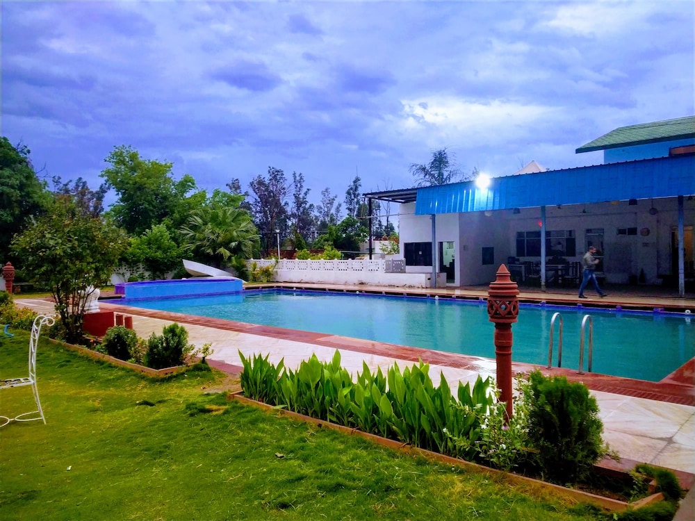 HOTEL SWARAJ RESORTS 3/73