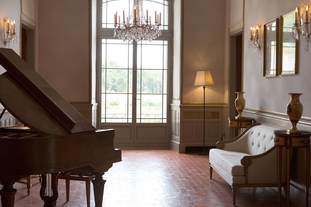 Chateau de Fonscolombe 57/83