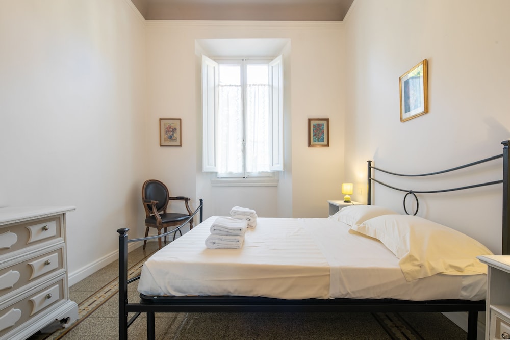 Santa Maria Novella 4 Bedrooms 12/23