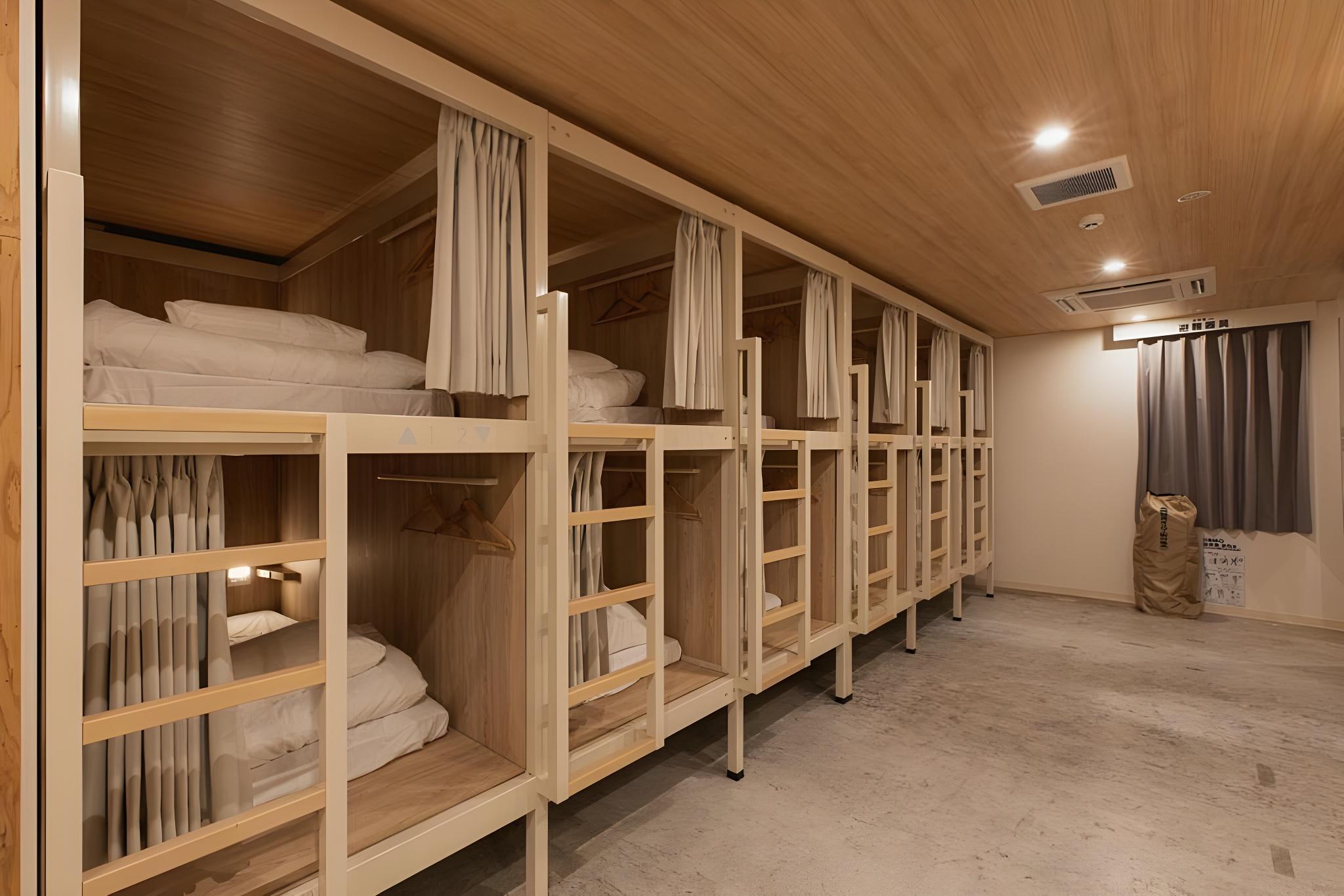 Ladies, Mixed Dorm