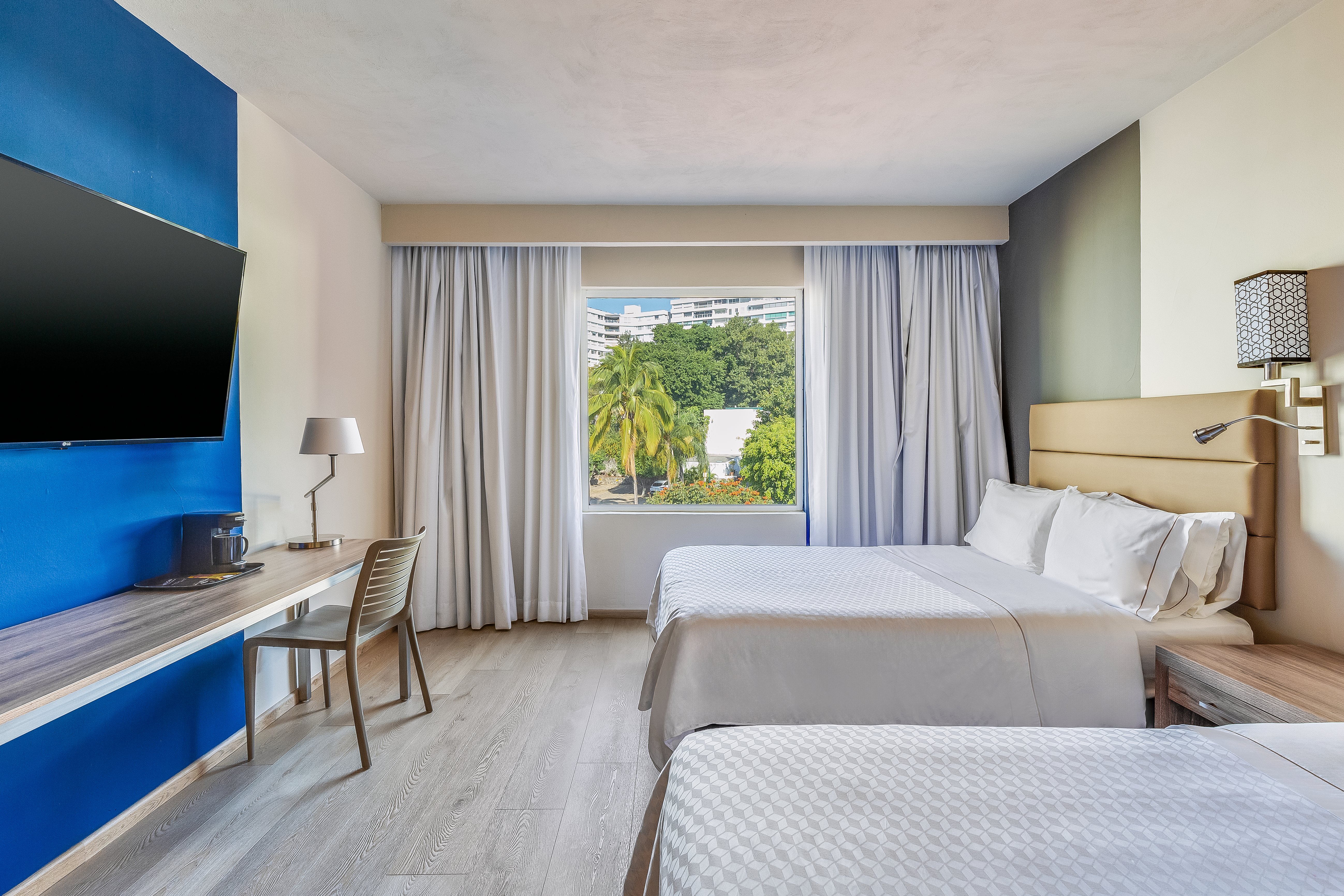 Fiesta Inn Cuernavaca 8/50