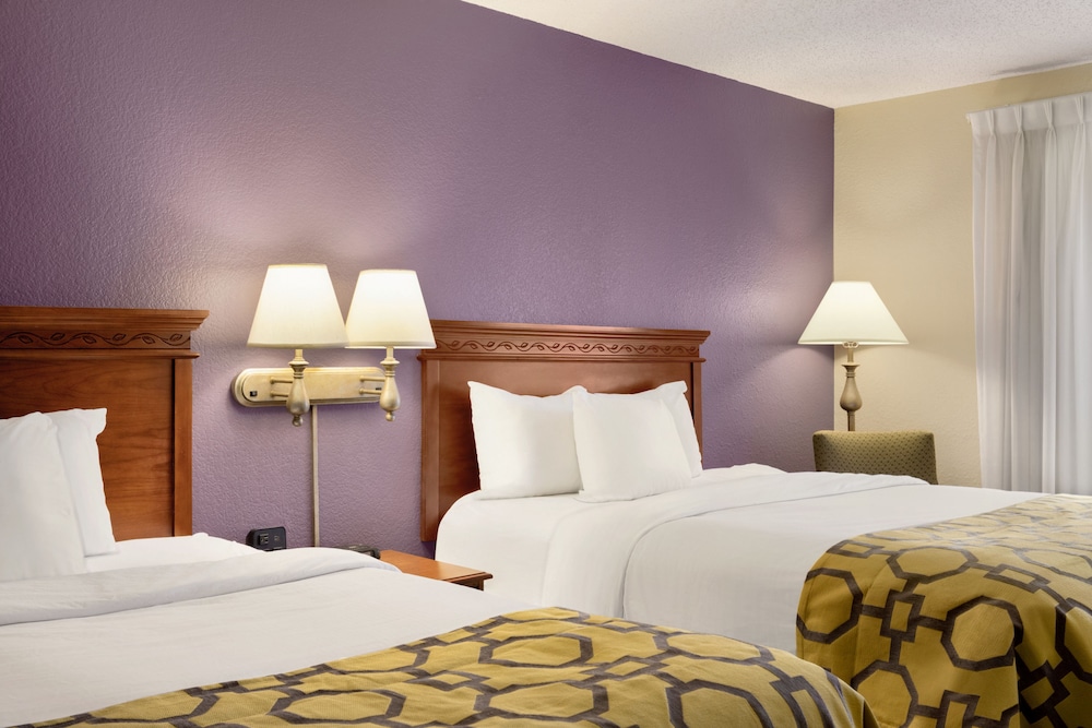Baymont By Wyndham Springfield I-44 13/34