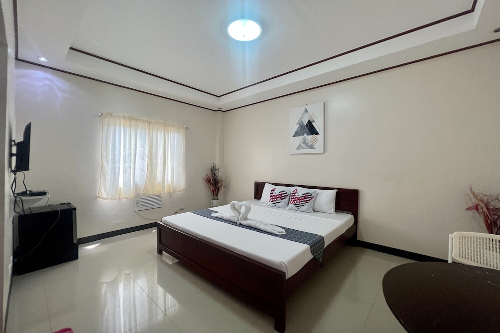 Dinah's Tourist Inn Puerto Princesa by ZUZU 21/63