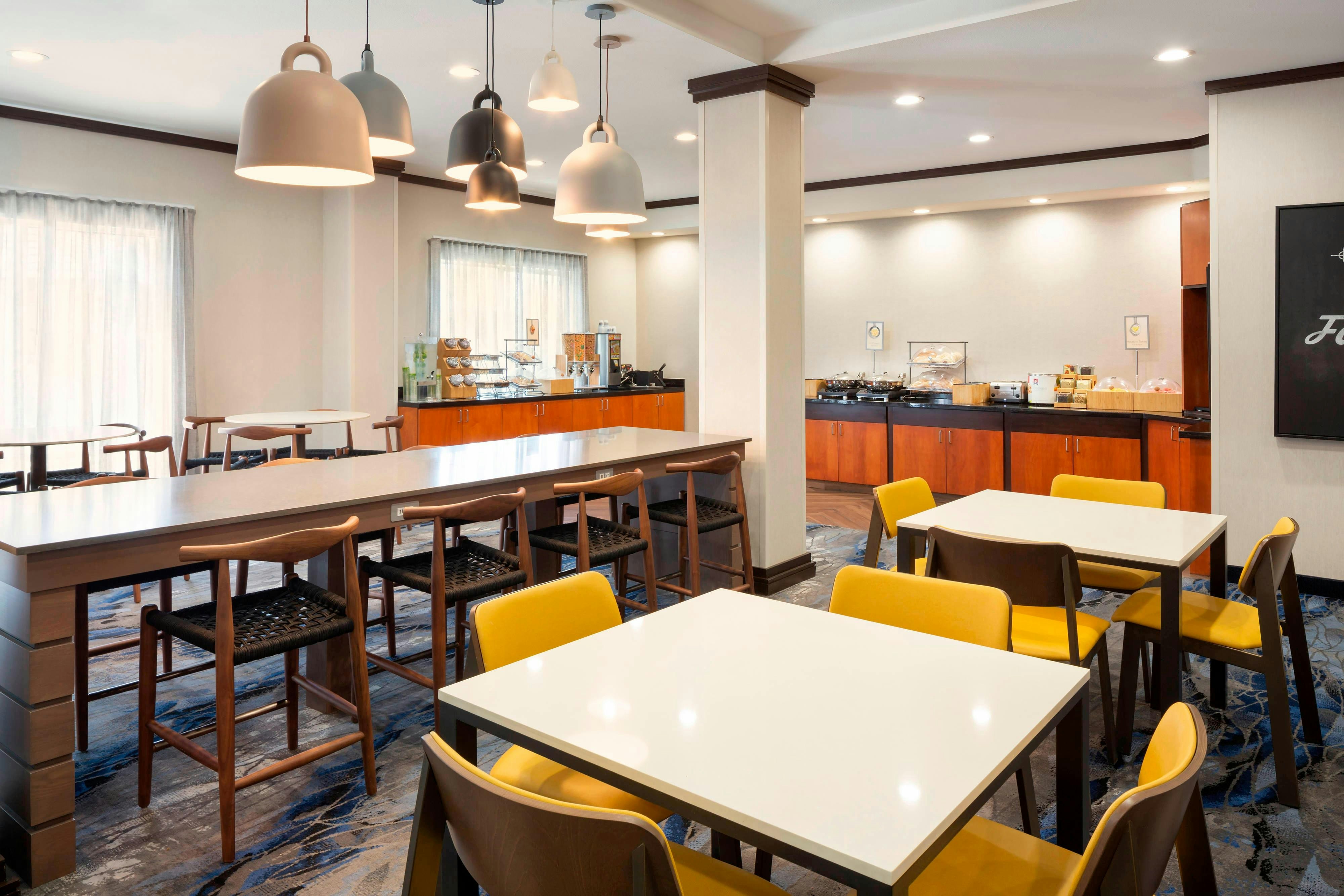 Fairfield Inn and Suites by Marriott Selma Kingsburg 24/36