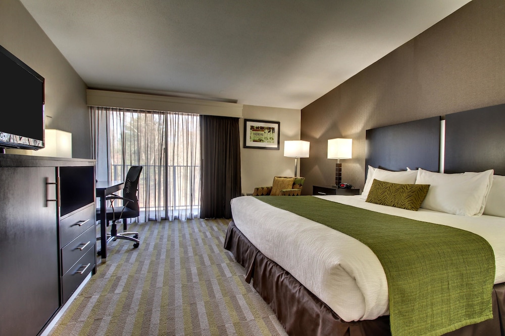 Historic Concord Suites 10/50