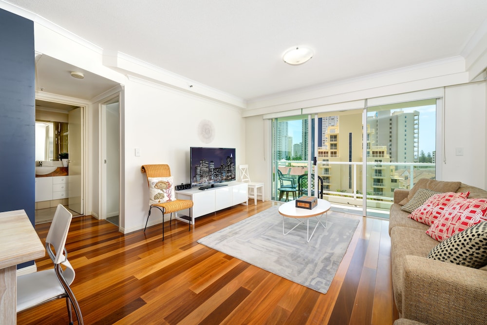 Crest Apartments 40/64
