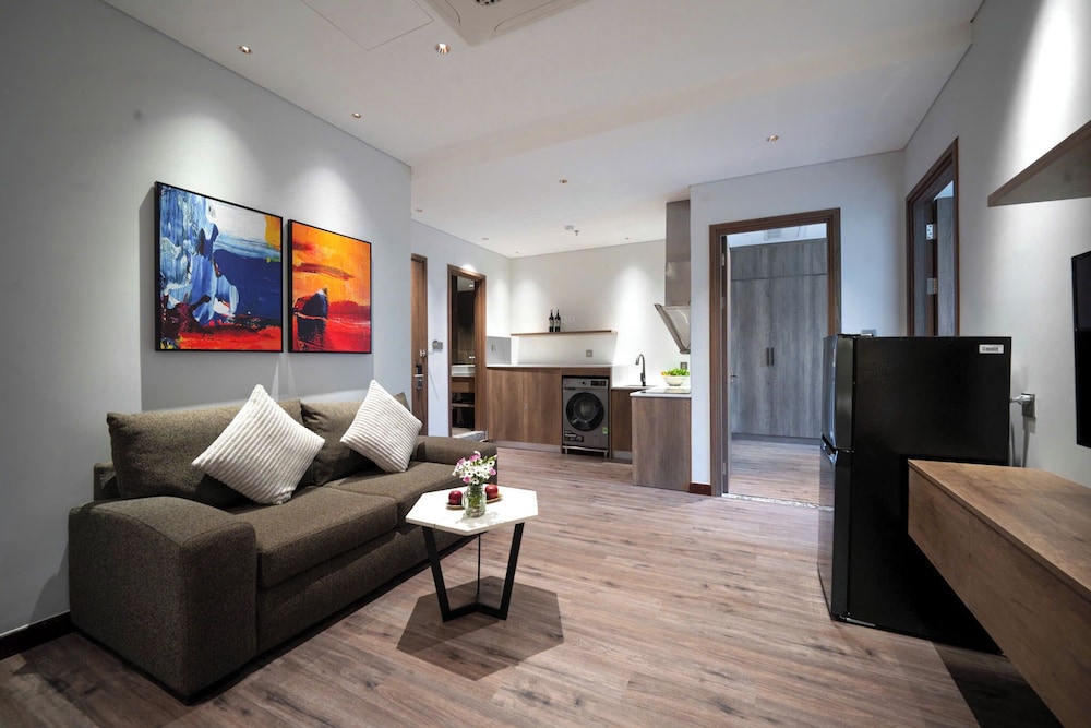 The Dream Suite 28/50