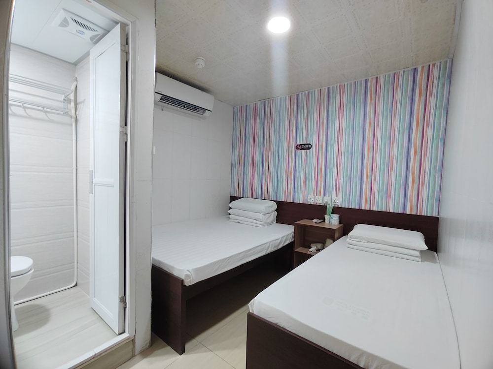 Kam Fu Guest House 18/31