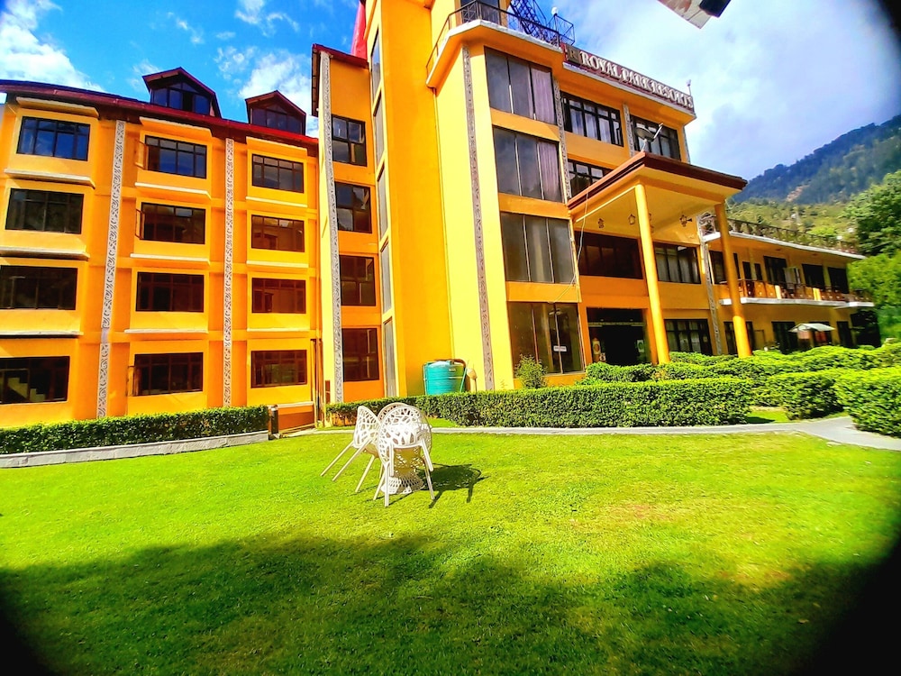 ROYAL PARK RESORT. 38/47