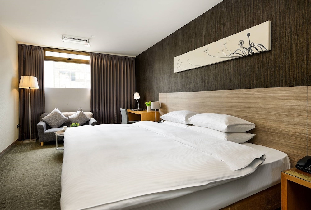 Beacon Hotel 31/69