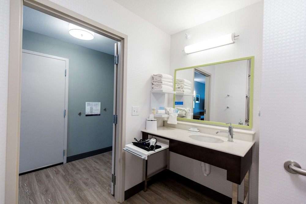 Hampton Inn Bismarck 36/78