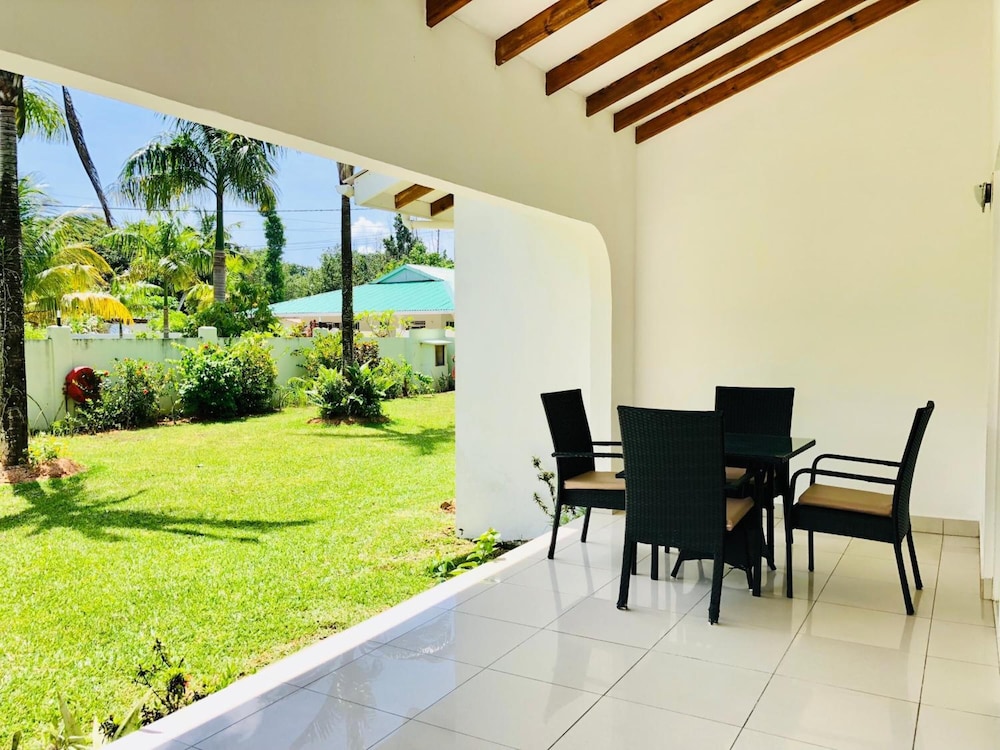 La Modestie Villa 44/50