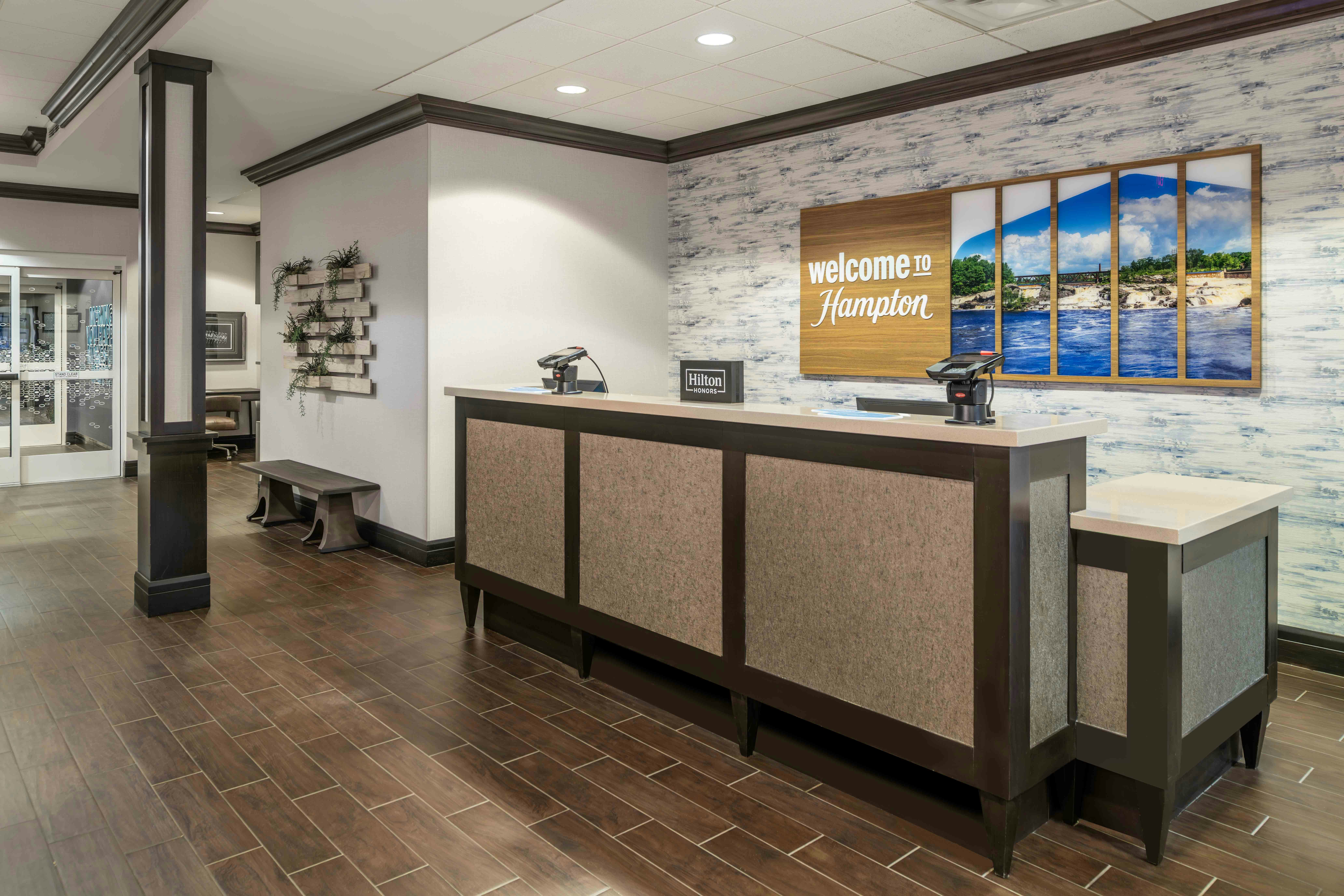 Hampton Inn Lewiston-Auburn 7/51