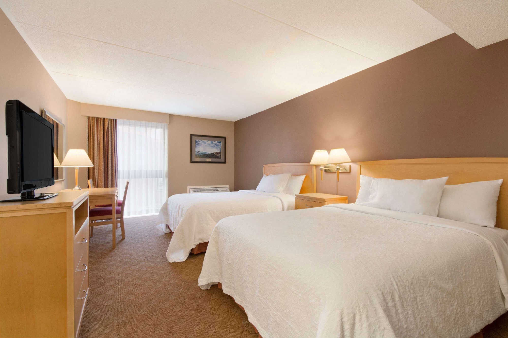 STANDARD, 2 QUEEN BEDS