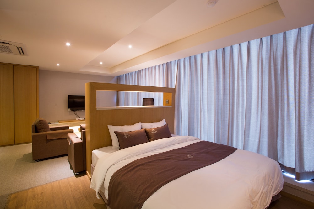 Dong Gyeong Hotel 11/64