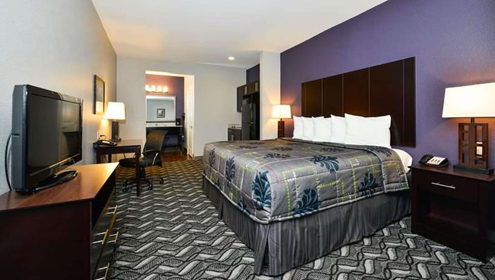 Belmont Inn and Suites 17/58