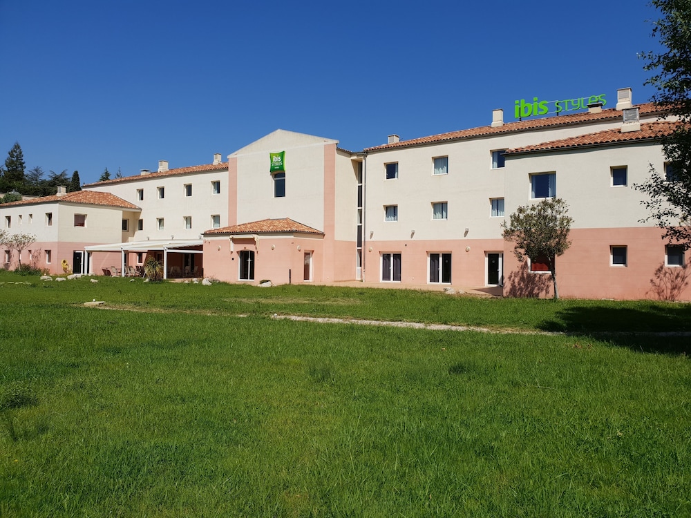 Ibis Styles Marseille Plan De Campagne 65/70