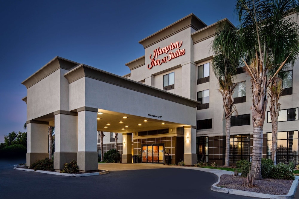 Hampton Inn and Suites-Bakersfield/Hwy 58, CA in BAKERSFIELD - CA