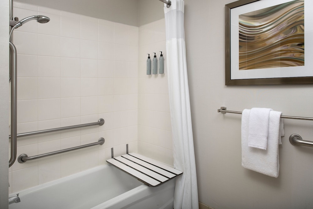 Courtyard By Marriott Chico 26/66
