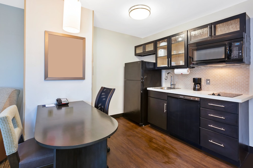 Candlewood Suites Huntersville Lake Norman Area 55/69