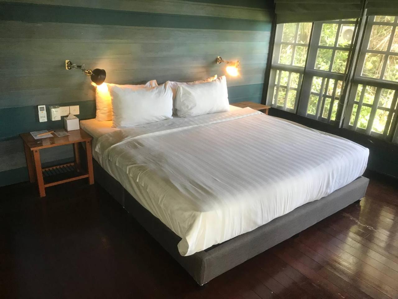 Tree House, Classic, King Bed