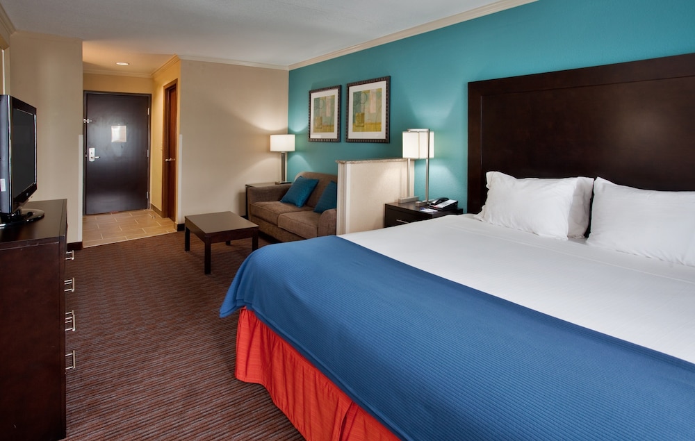 Holiday Inn Express Suites North Kansas City Ex Quality Inn Suites 13/52