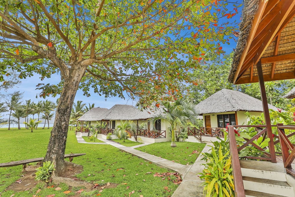 Beachfront Resort 33/50