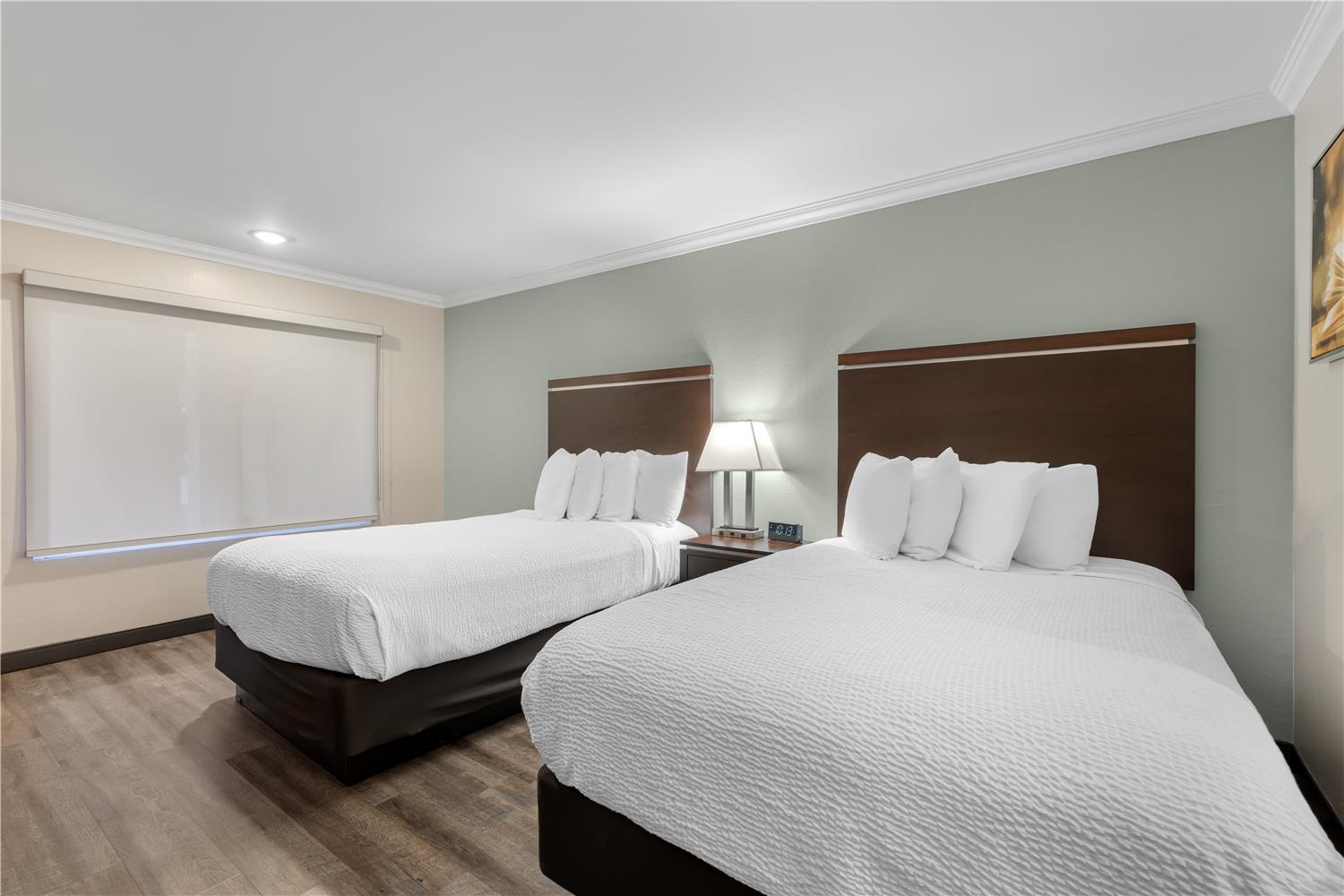 غرفة بسريرين مزدوجين بحوض استحمام لذوي الإعاقة، Best Western Courtesy Inn - Anaheim Park Hotel 2/3