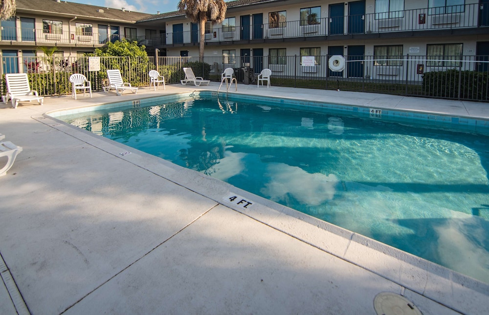 Motel6 Ft. Pierce, FL 37/60