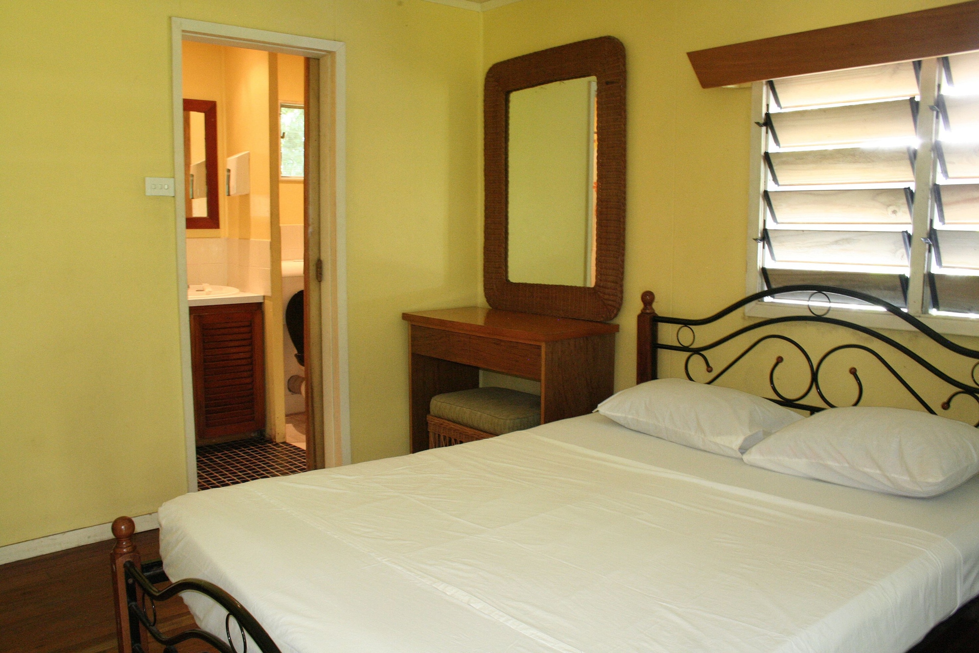 Deluxe, Double Bed