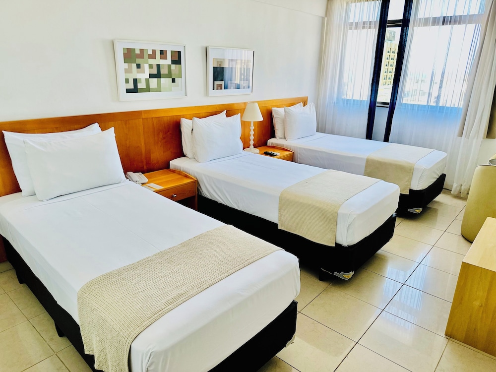 ROOM, TRIPLE