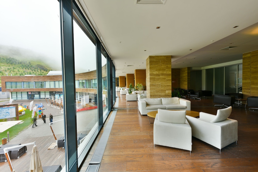 ZIRVE HOTEL 45/76