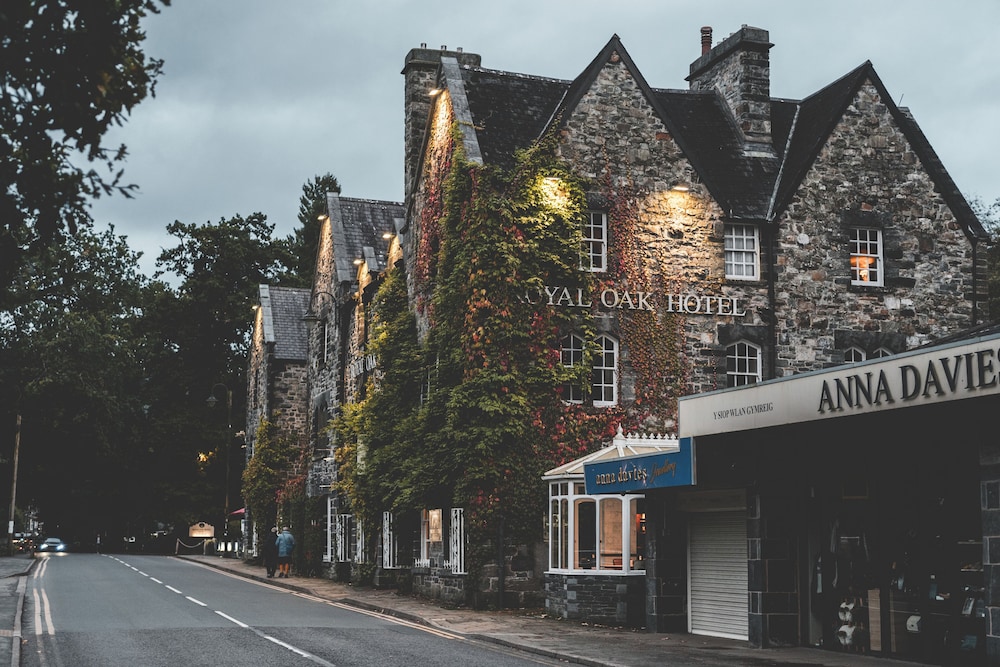 Royal Oak Hotel 37/49