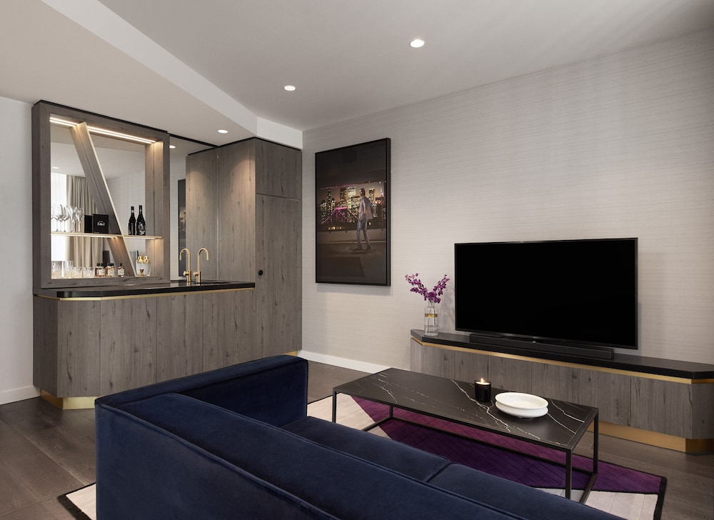 Hotel X Brisbane Fortitude Vly Vignette Colllection 10/82