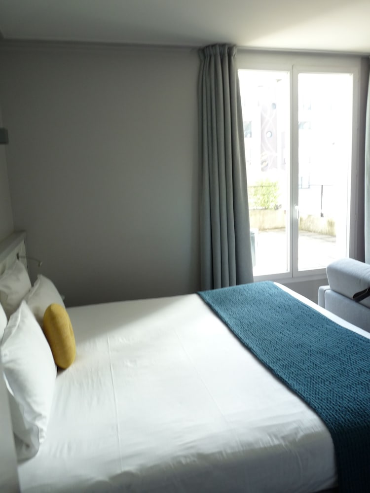 Atrium Suresnes Hotel 18/61