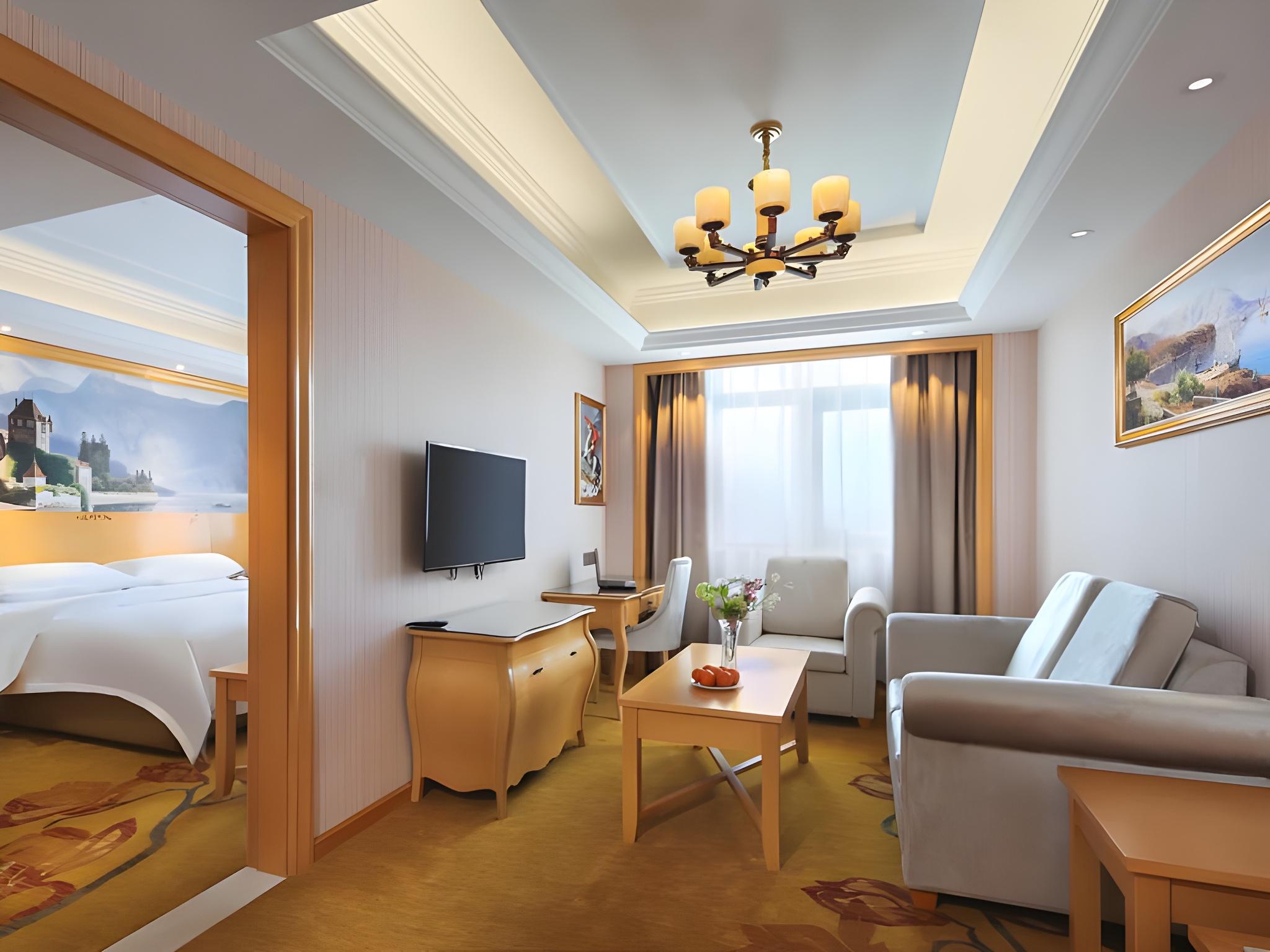 Vienna Hotel (Shanghai Beiqiao Metro Station) 20/29
