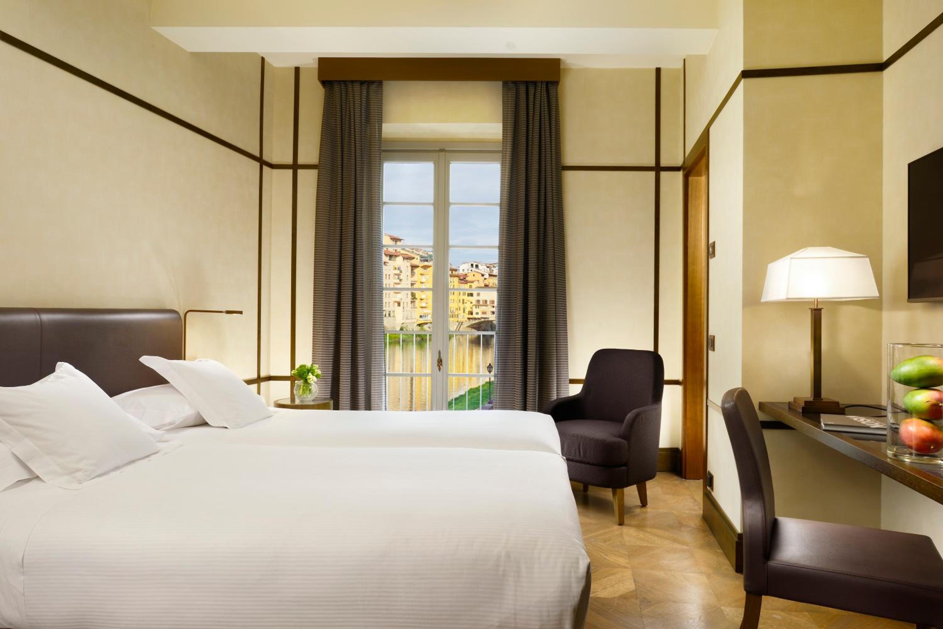 Junior Suite, 1 Queen and 1 Single Bed, Balcony
