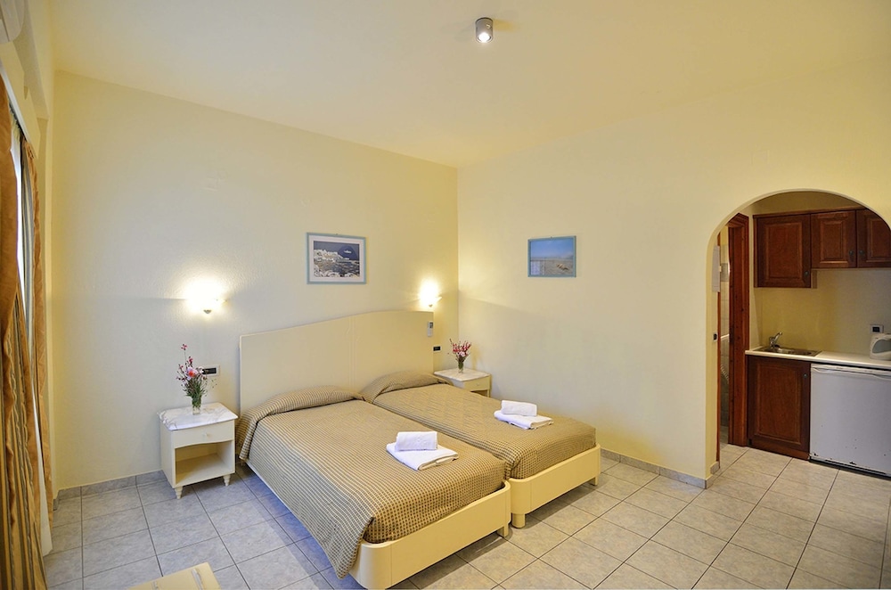Petinos Hotel 22/34