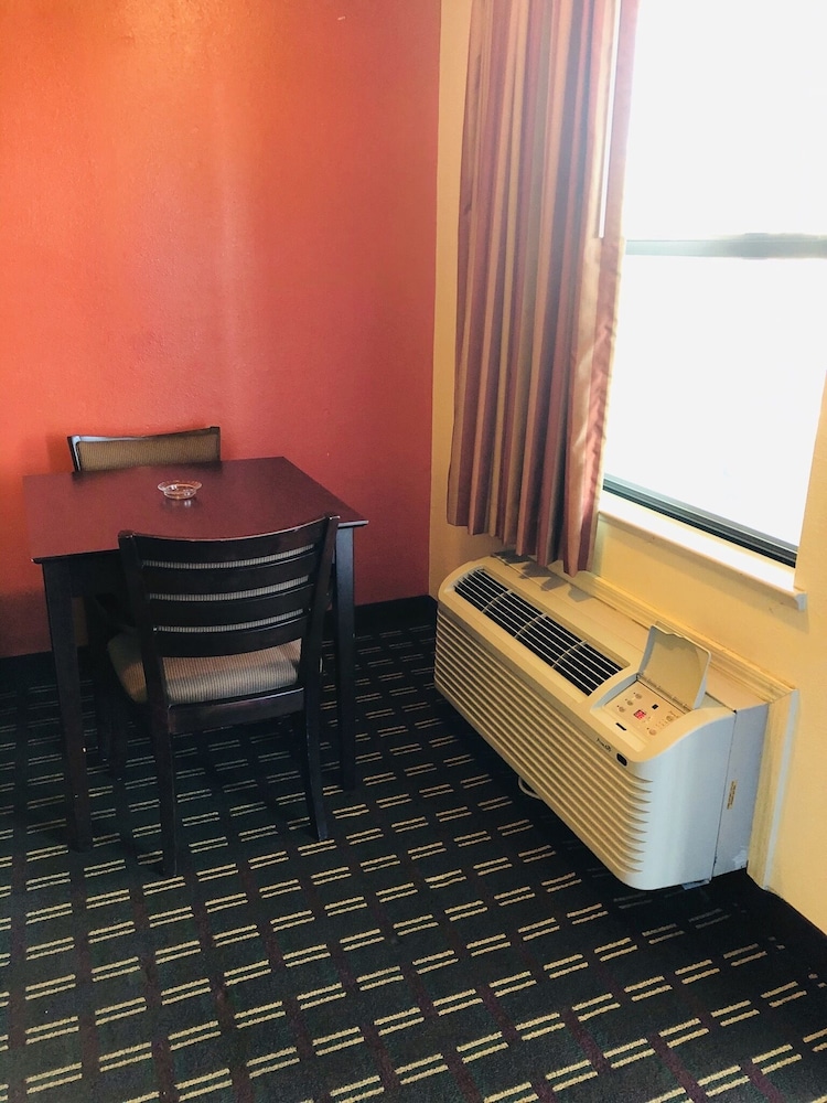 Americas Best Value Inn Suites 28/36