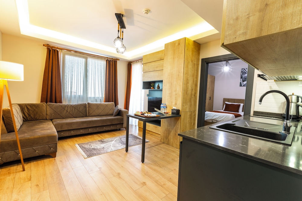 North Star Hotel 30/43