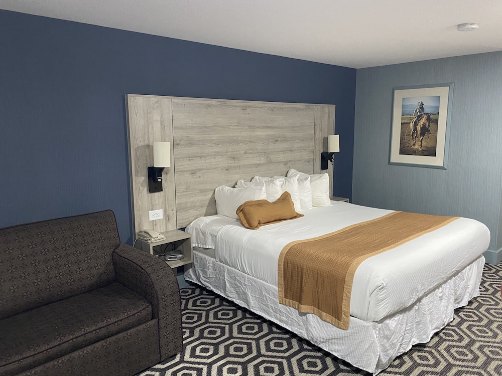 Ramada by Wyndham Medicine Hat 22/75
