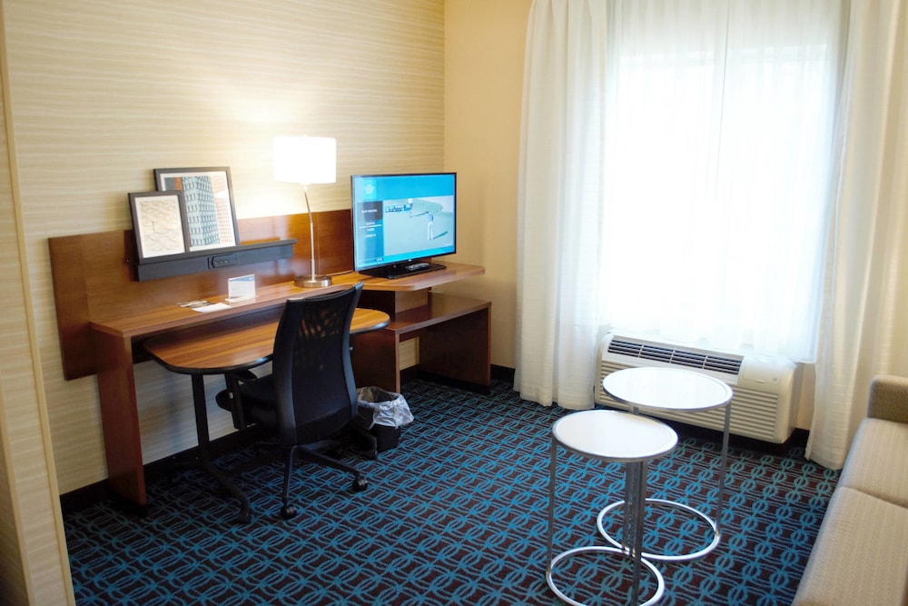 Fairfield Inn And Suites By Marriott Stroudsburg Bartonsville Poconos 37/40
