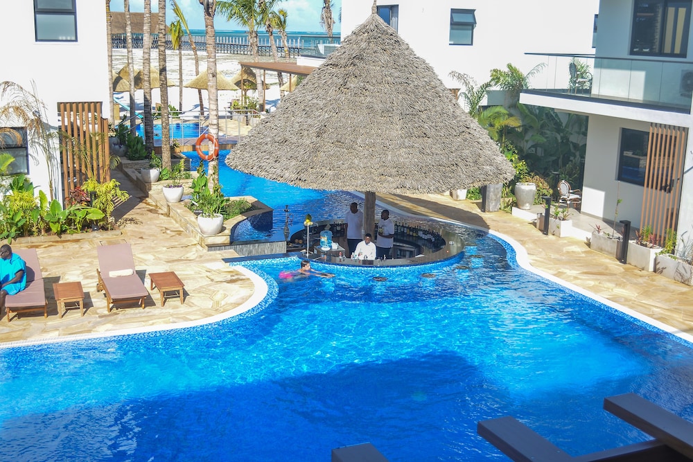 TOA Hotel & Spa 49/58