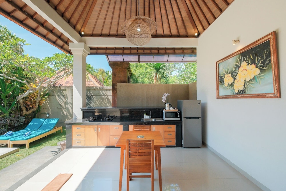 Three Brothers Bungalows & Villas Legian 12/79