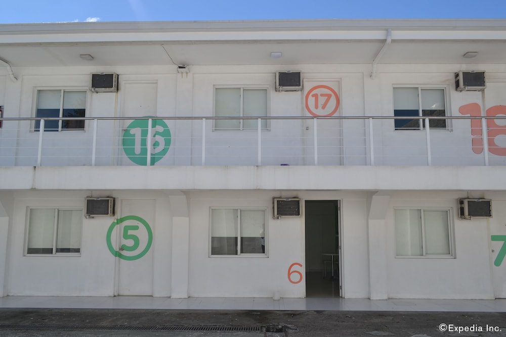ISLANDS STAY HOTEL MACTAN 2/25