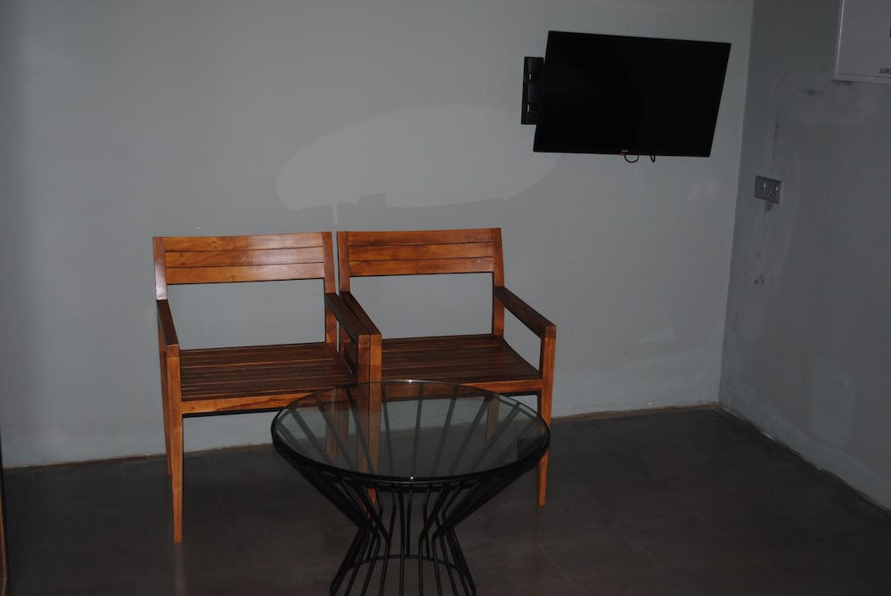 Giritale Hotel 39/50